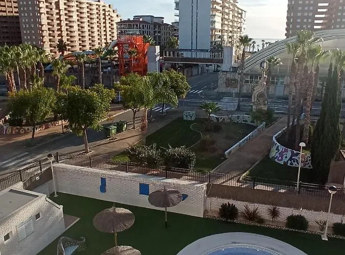 Practico En El Centro De Marina D'or *